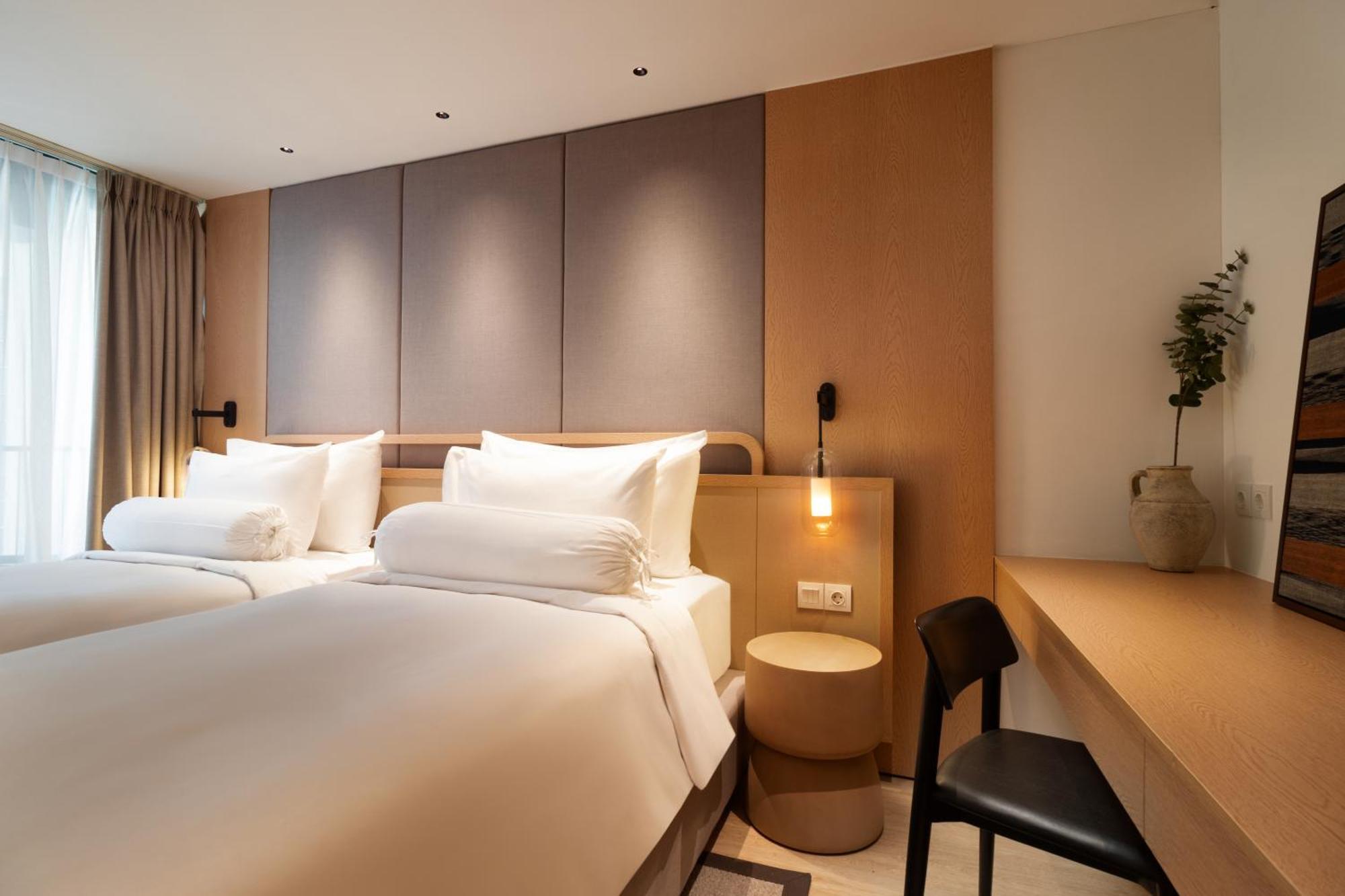 Beachwalk Apartemen *
